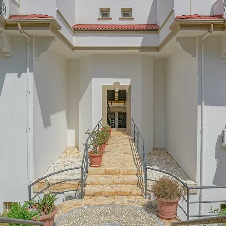 Apartman Mona Apartment *